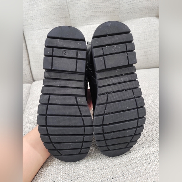 Magellan Outdoors black girls size 2 boots - Picture 12 of 12